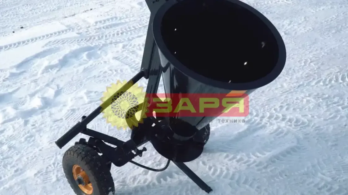 Ручной пескоразбрасыватель Заря