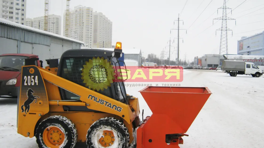 Навесной разбрасыватель Заря 500 РНП